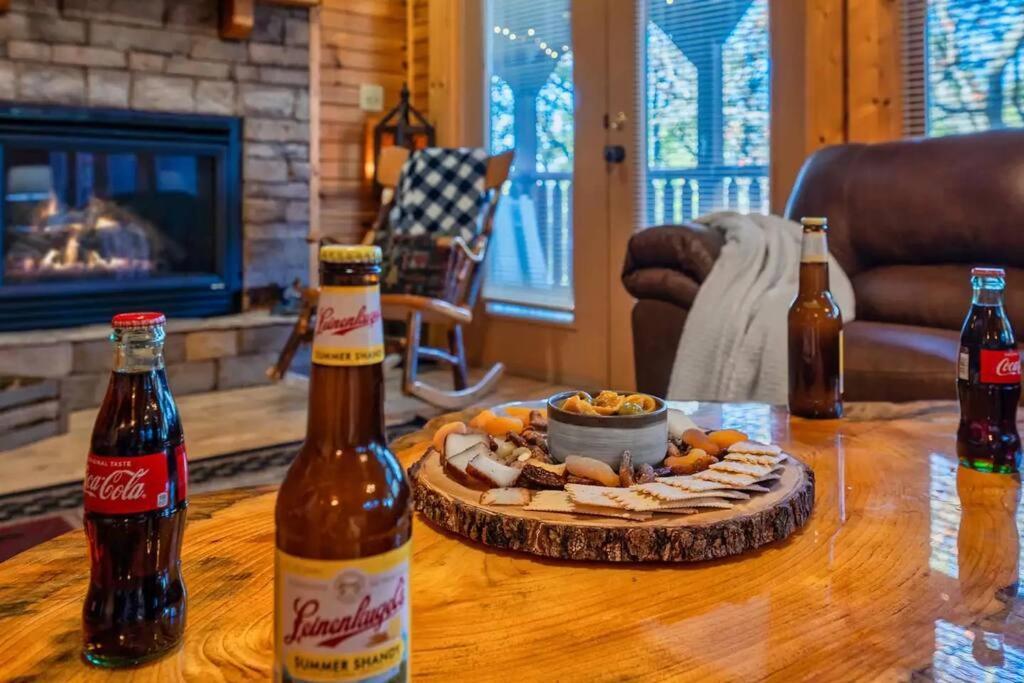 Stunning Mountain W Hot Tub Holiday home Gatlinburg