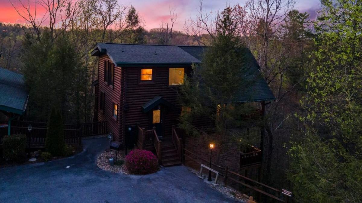 Stunning Mountain W Hot Tub