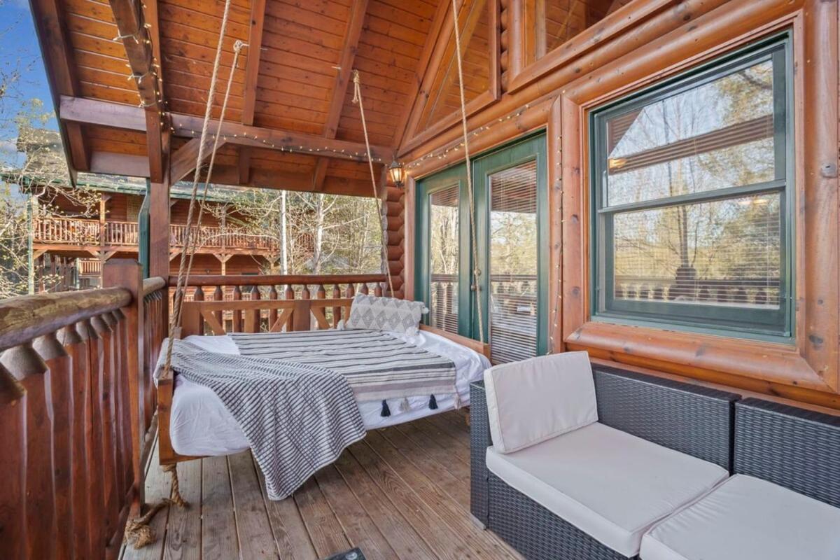 Stunning Mountain W Hot Tub *